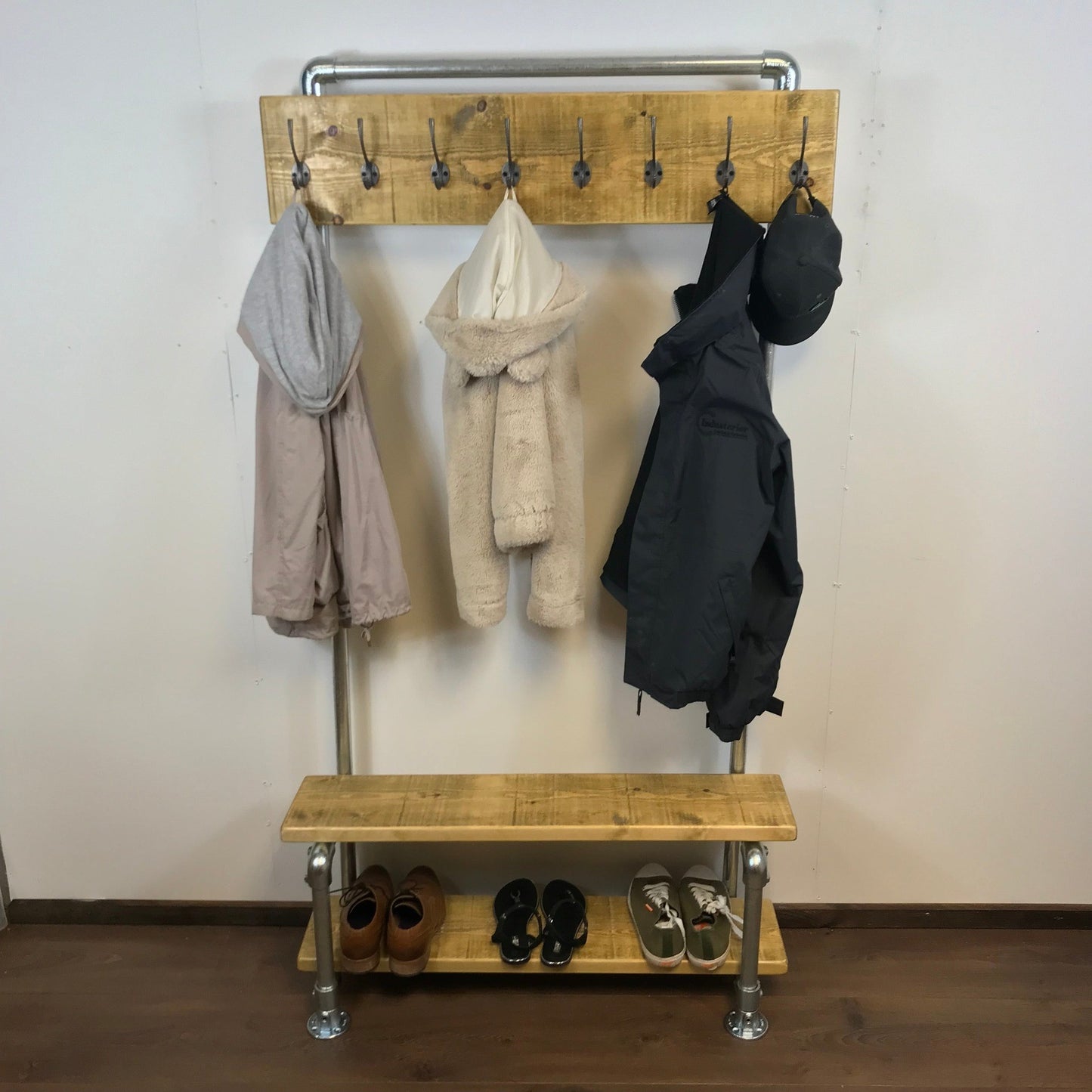 Rustic coat rack with shoe bench, Free standing with Rustic wood and Industrial pipe framework - hall furniture - entrance hall - storage - Industerior