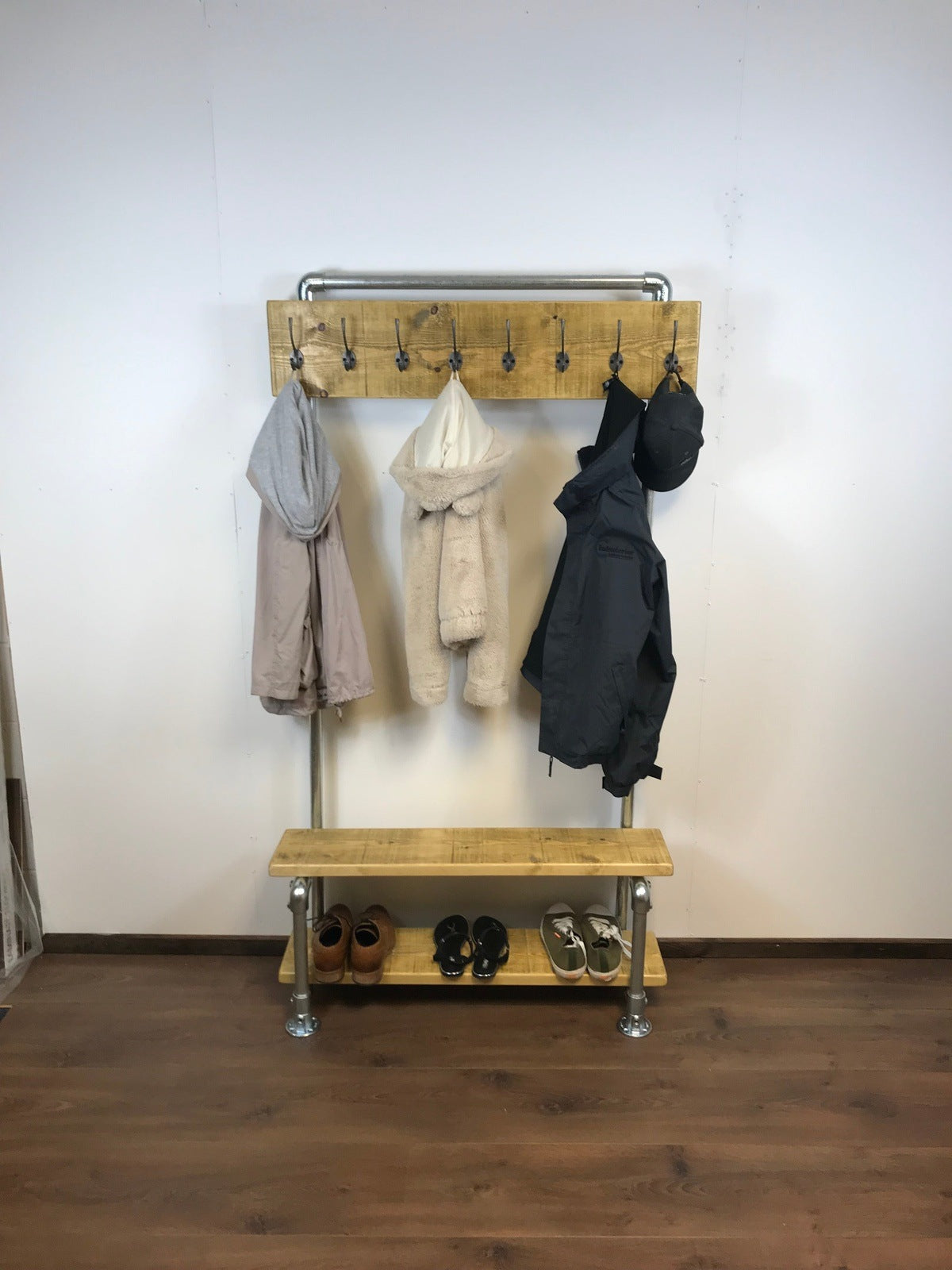 Rustic coat rack with shoe bench, Free standing with Rustic wood and Industrial pipe framework - hall furniture - entrance hall - storage - Industerior