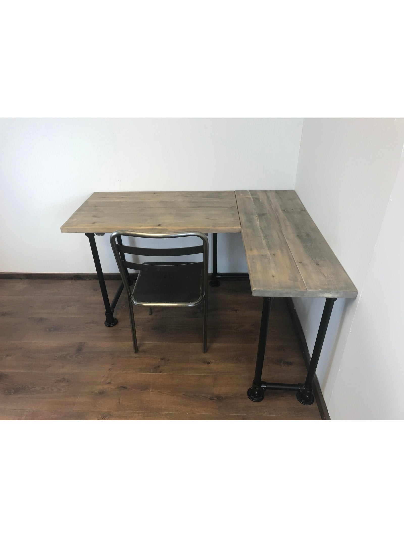 Rustic Corner Desk, with sturdy scaffold style black pipe legs, 5 wood finishes -Right/left-handed-Customisable. Industrial l shaped desk. - Industerior
