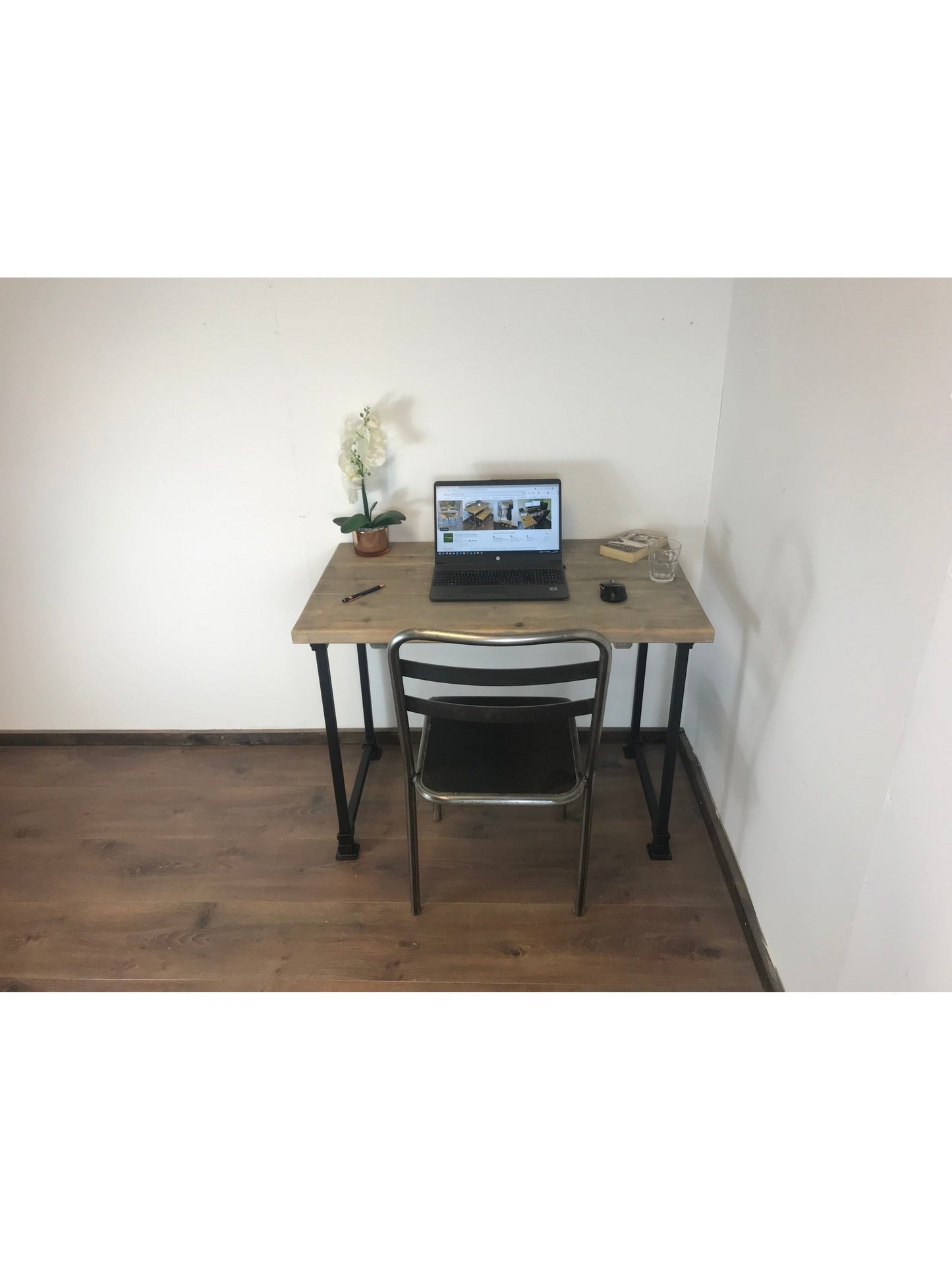 Home office desk with black square adjustable legs. 5 rustic wood colours. Industrial style. Simple Allan key installation, The Axlewood