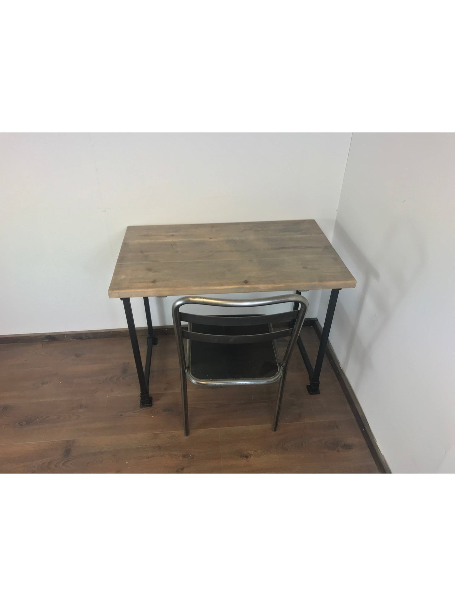 Home office desk with black square adjustable legs. 5 rustic wood colours. Industrial style. Simple Allan key installation, The Axlewood