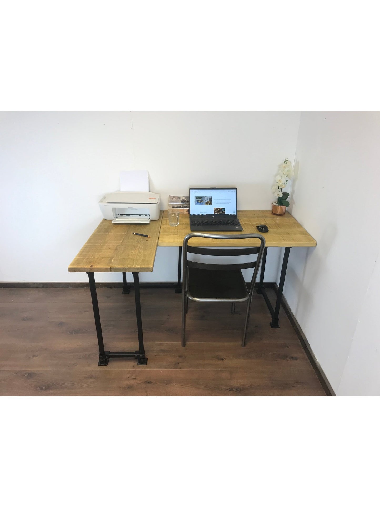 Rustic Industrial Corner Desk with black square legs, Adjustable feet for uneven surfaces, Left or right-Handed desk, 5 solid wood Colours