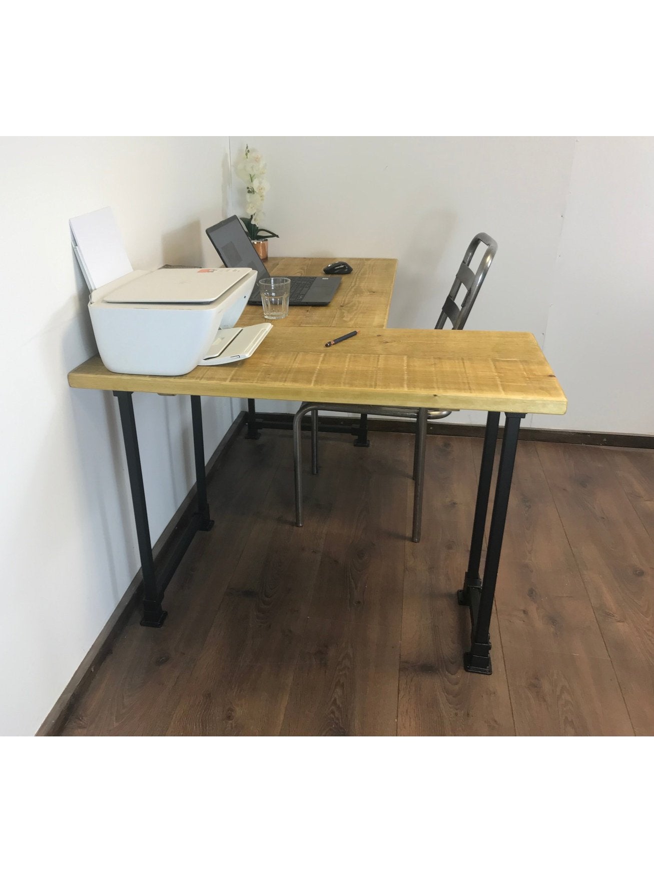 Rustic Industrial Corner Desk with black square legs, Adjustable feet for uneven surfaces, Left or right-Handed desk, 5 solid wood Colours