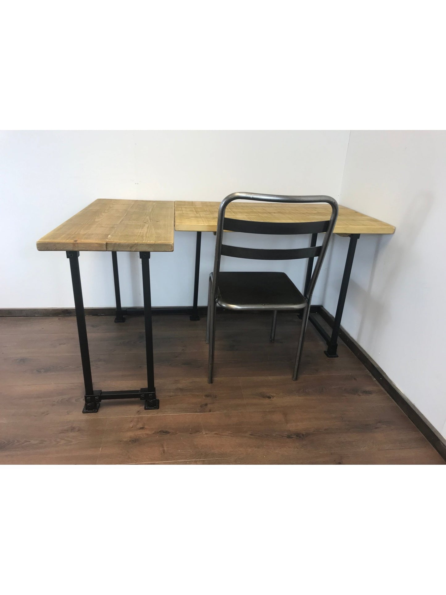 Rustic Industrial Corner Desk with black square legs, Adjustable feet for uneven surfaces, Left or right-Handed desk, 5 solid wood Colours