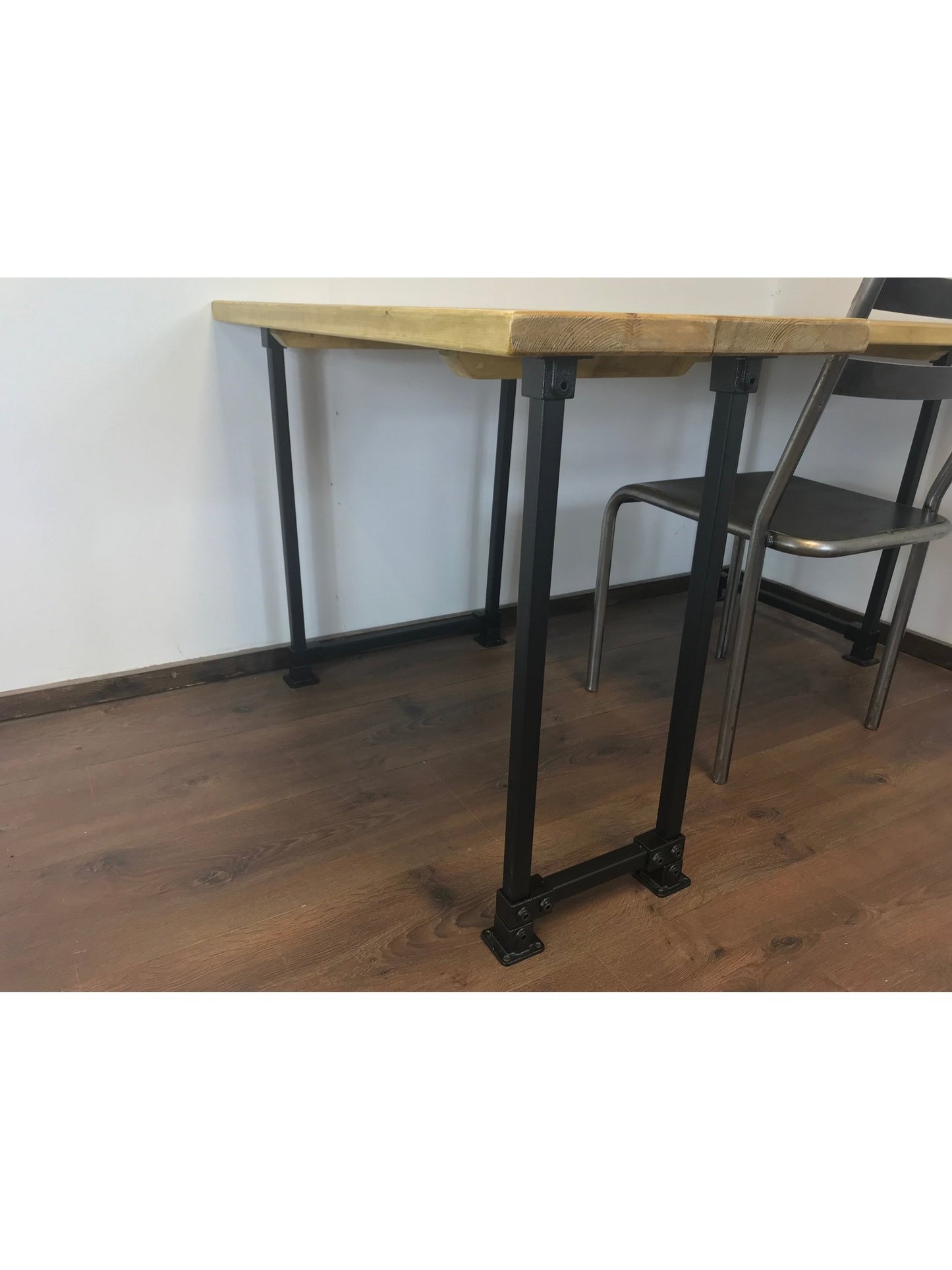 Rustic Industrial Corner Desk with black square legs, Adjustable feet for uneven surfaces, Left or right-Handed desk, 5 solid wood Colours