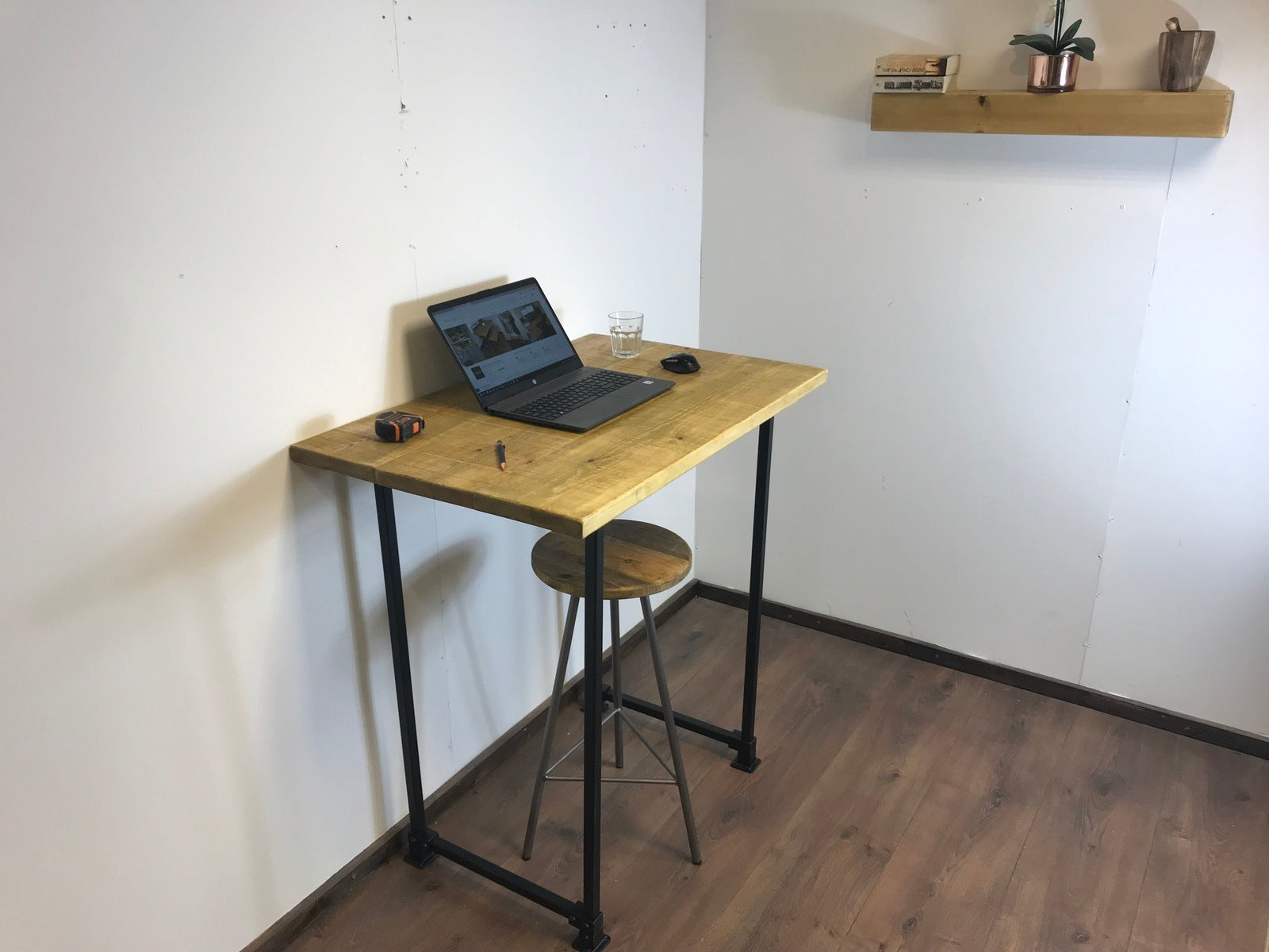 Standing Home Desk with black square legs in 5 wood colours. Industrial style standing Desk, home office. Rustic standing desk - Industerior