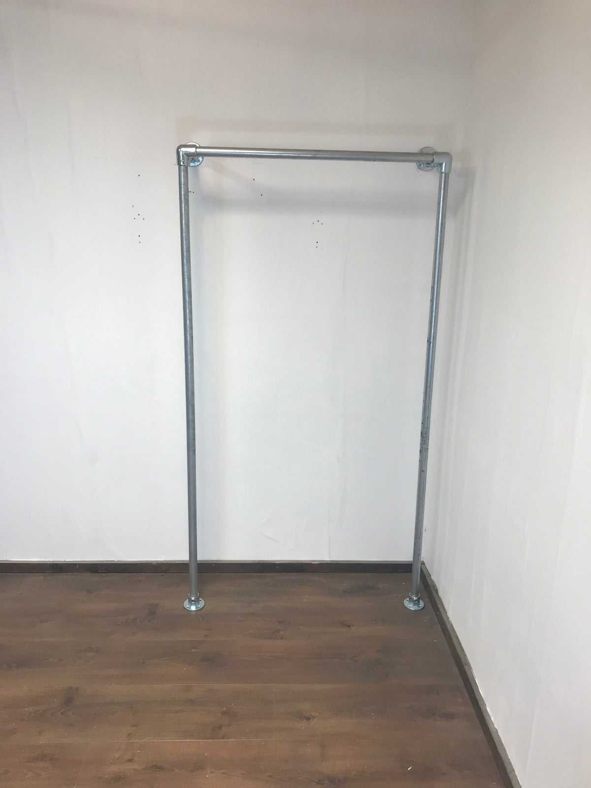 Wall-to floor -single Clothing Rail in Galvanized Silver or Black 180cm tall