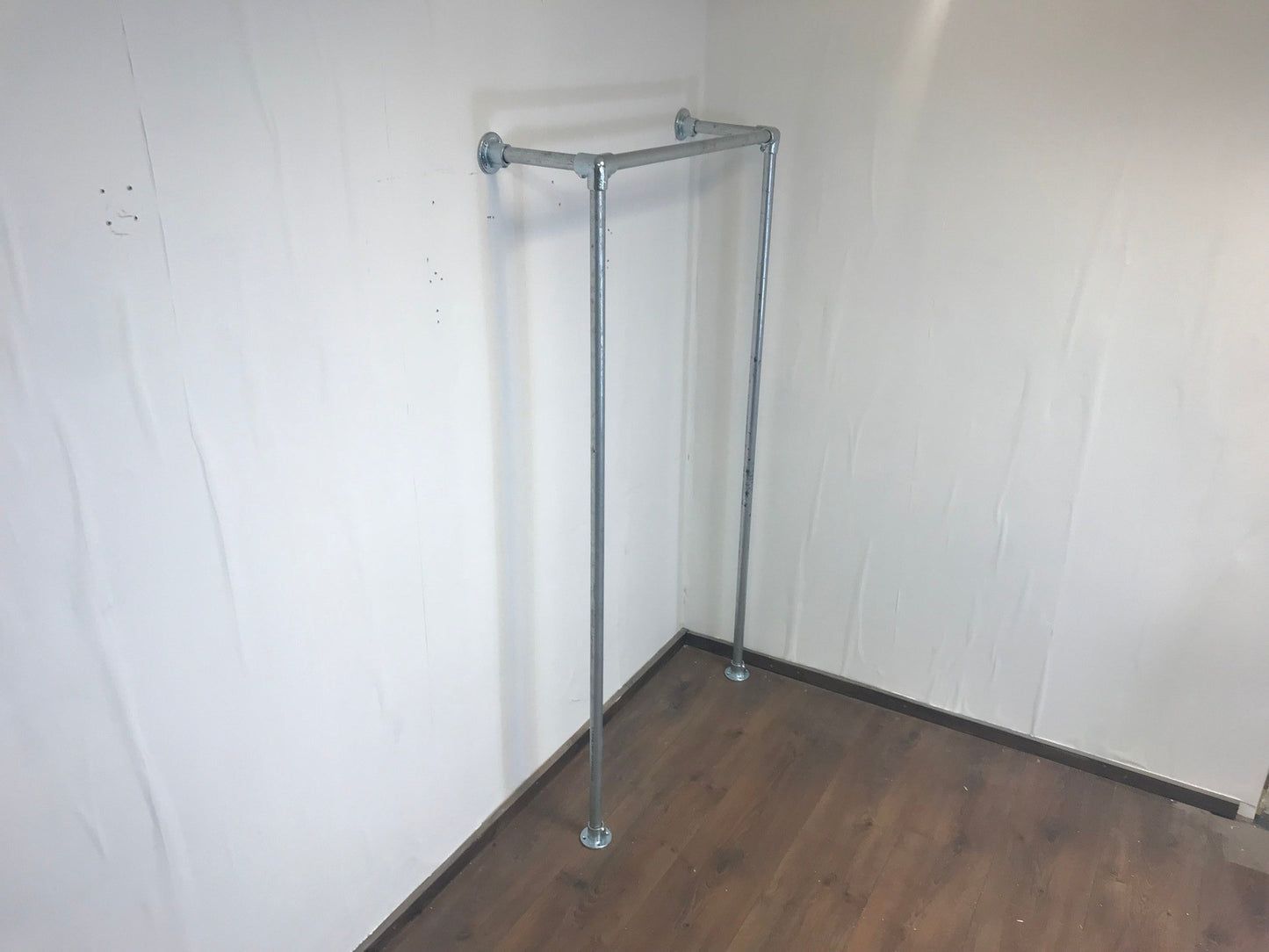 Wall-to floor -single Clothing Rail in Galvanized Silver or Black 180cm tall