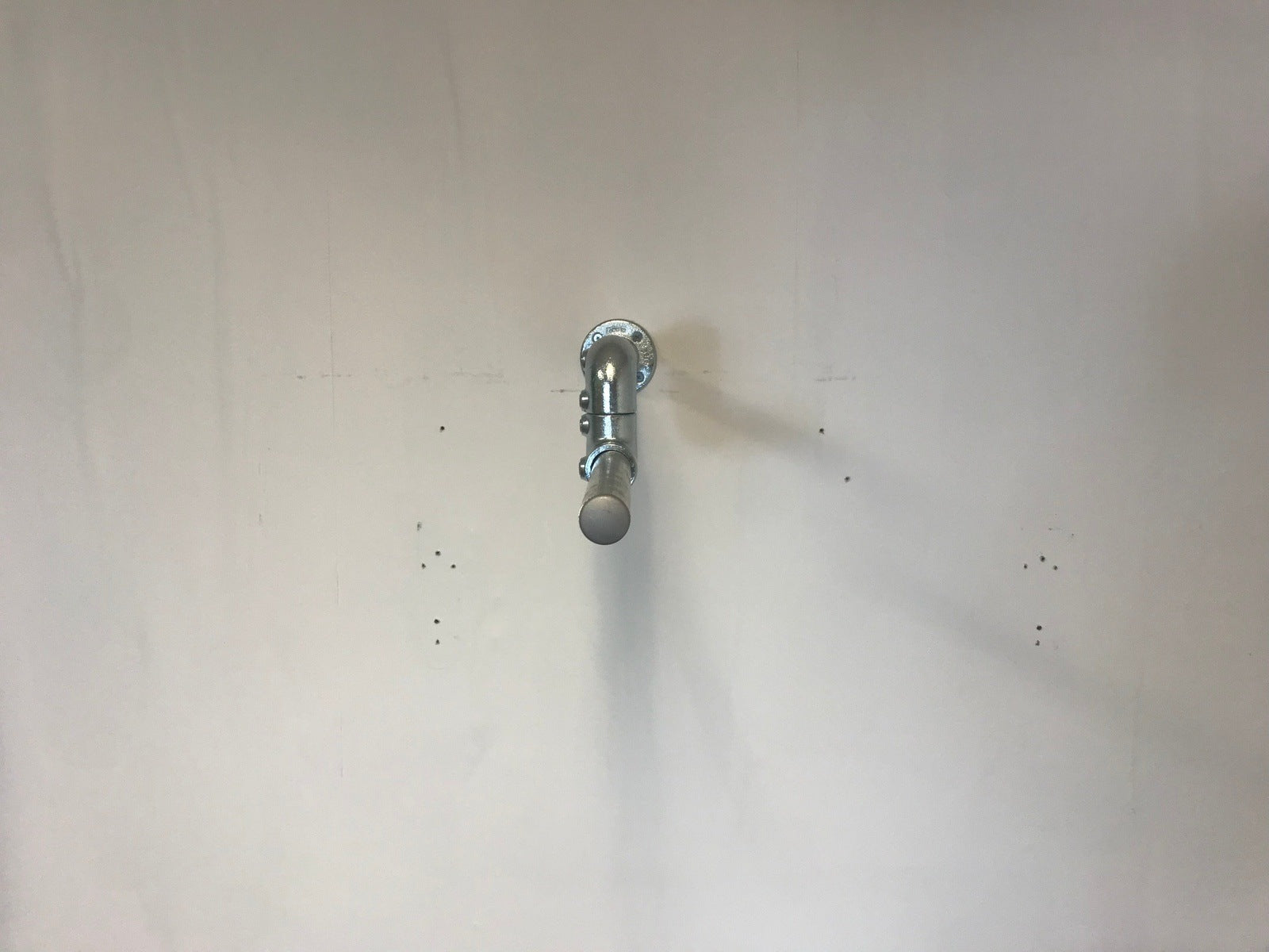 Wall Fixed Drop rail in robust 34mm tube, Galvanised silver or Black. - Industerior