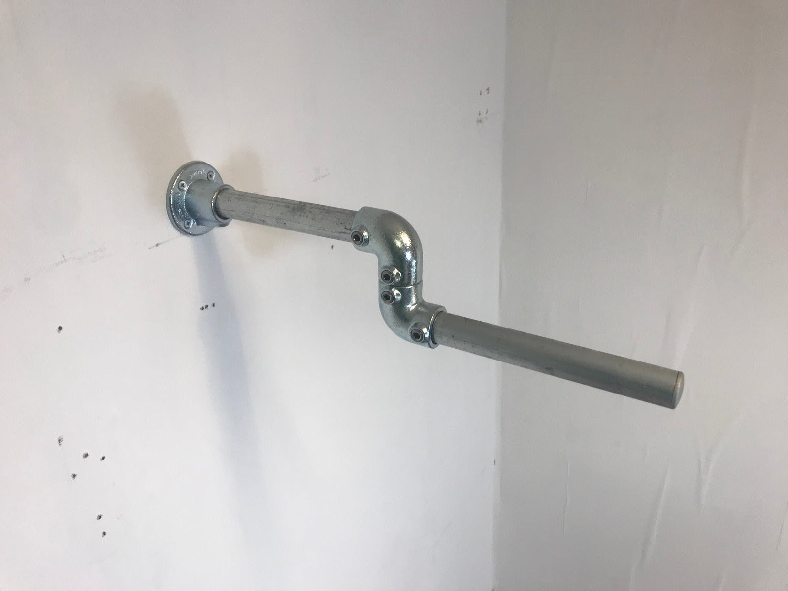 Wall Fixed Drop rail in robust 34mm tube, Galvanised silver or Black. - Industerior